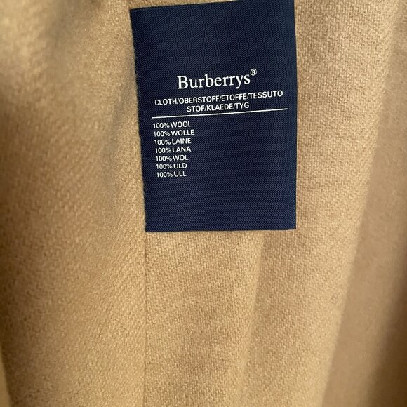 Women's Beige Burberry Trenchcoat - Picture 5 of 11